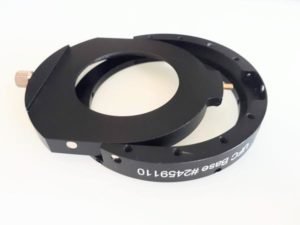 Seitenansicht der UFC-Basis mit teilweise eingesetztem Filterschieber, der den Magneten zeigt.