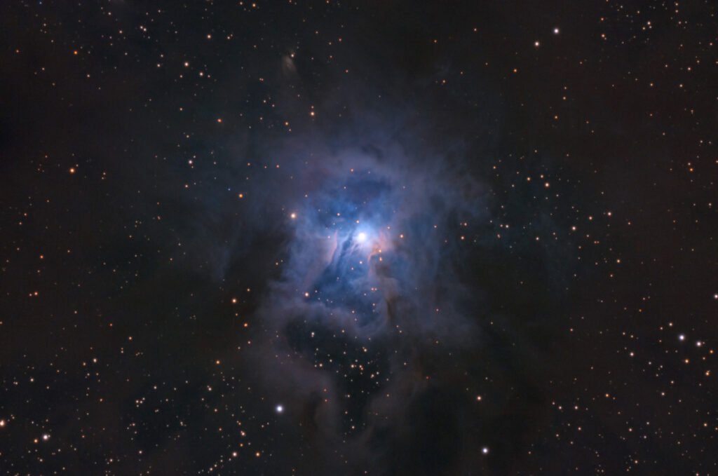 Iris Nebula NGC 7023 at 3910mm with Nikon D810A