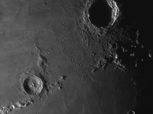 Stadius, der "versinkende Krater" zwischen Kopernikus und Erathostenes.