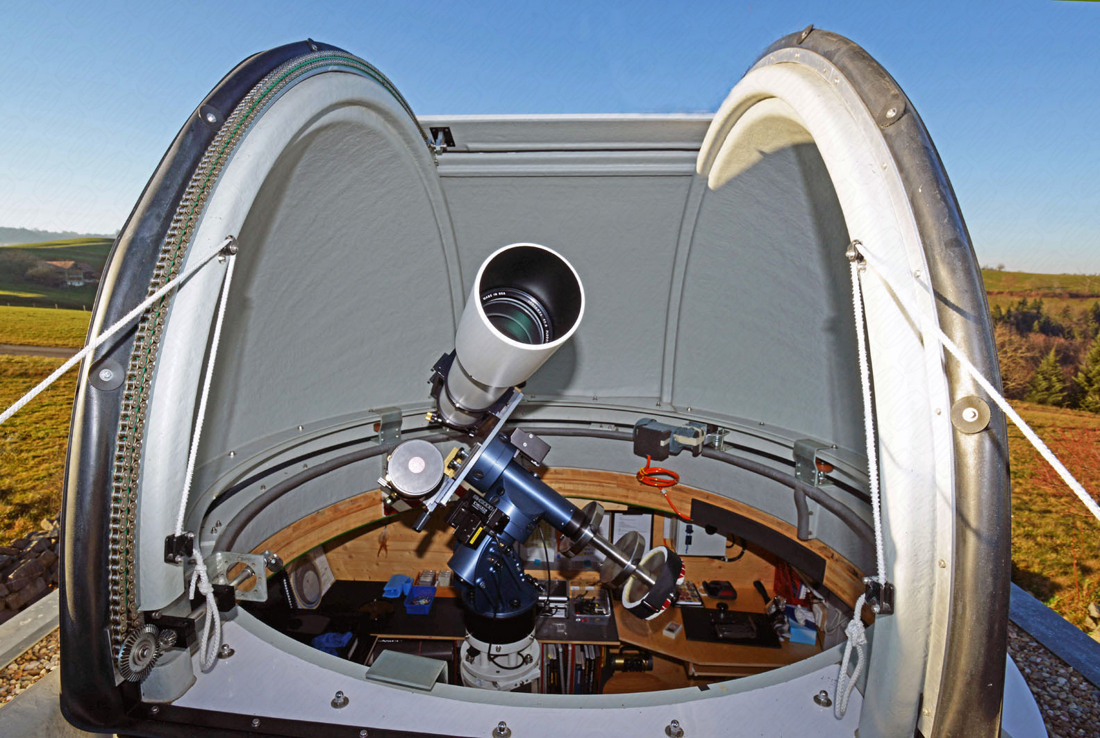 TEC APO 160 FL und Solarmax SM 90 DS in Baader Planetarium Kuppel