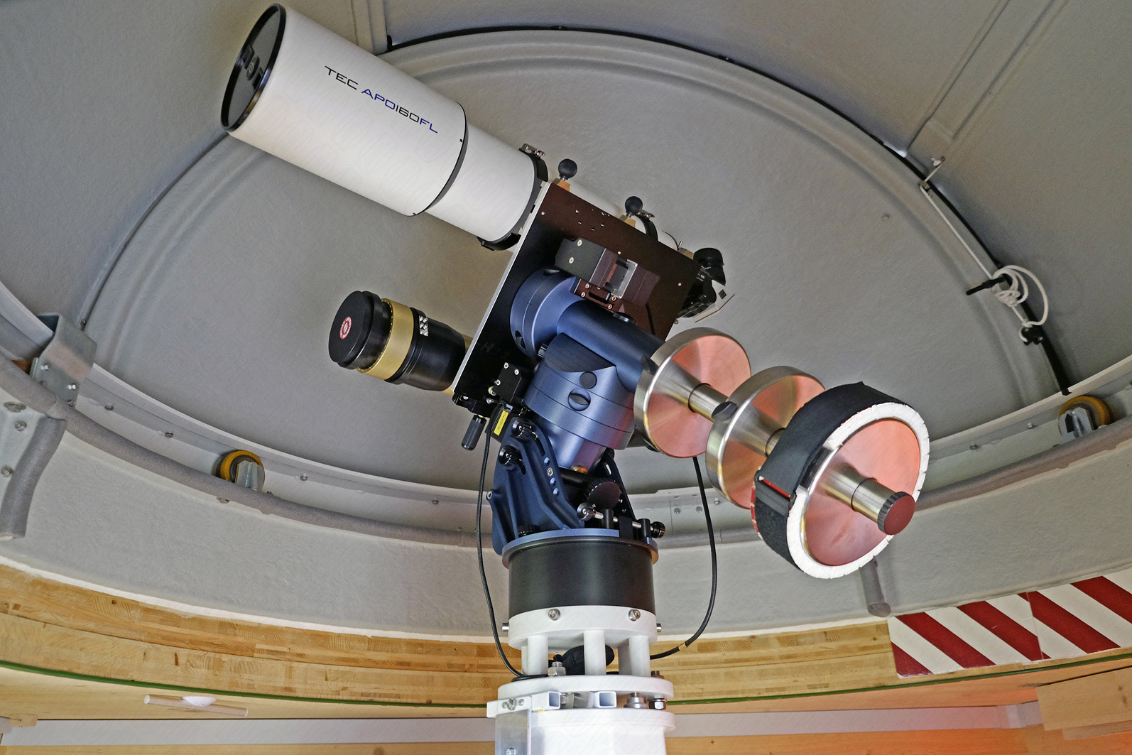 TEC APO 160 FL in Sternwartenkuppel von Baader Planetarium