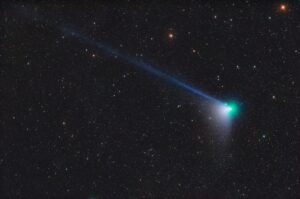 Jetzt Komet ZTF (C/2022 E3) in Fernglas und Teleskop beobachten!