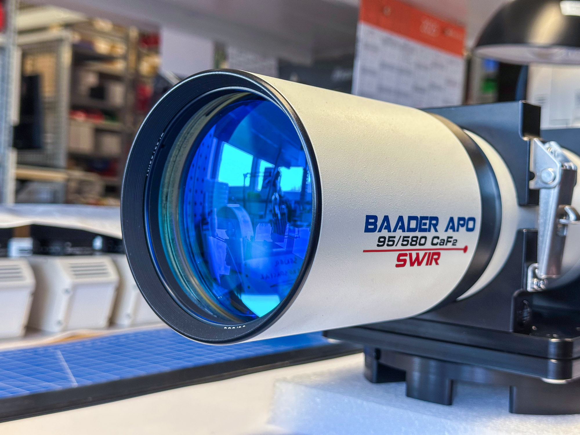 BAADER APO 95/580 CaF2 SWIR – LaserCOM Refractor - English